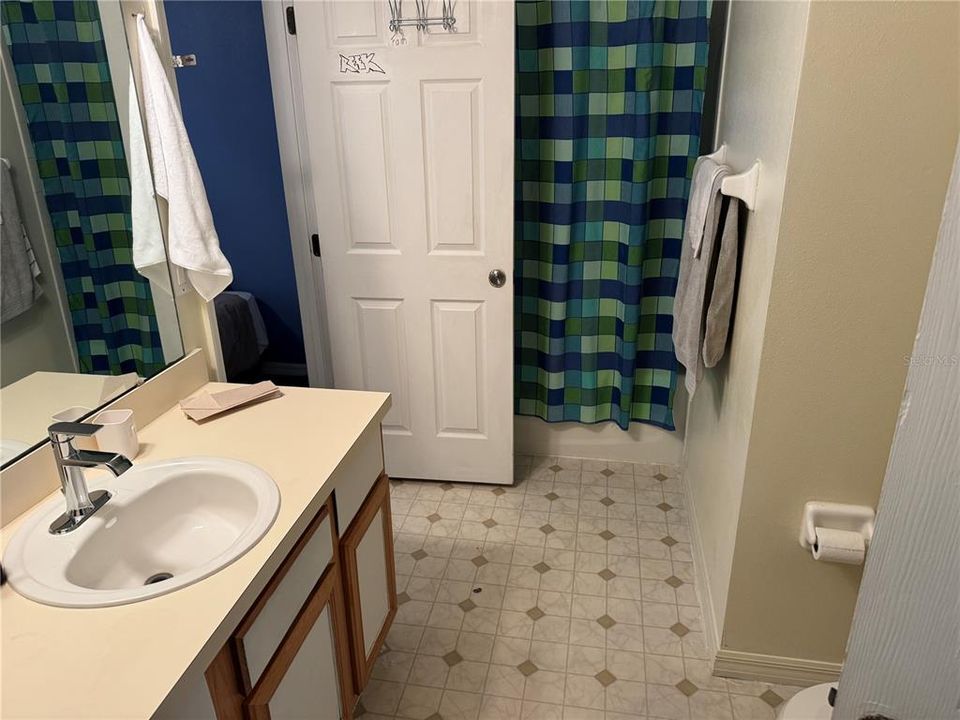 For Sale: $195,000 (3 beds, 2 baths, 1377 Square Feet)