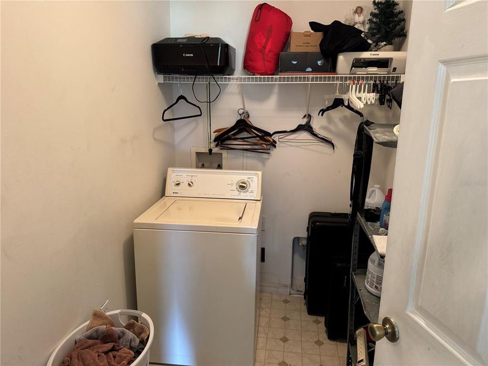 For Sale: $195,000 (3 beds, 2 baths, 1377 Square Feet)
