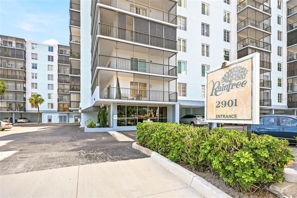 For Sale: $134,000 (2 beds, 2 baths, 940 Square Feet)