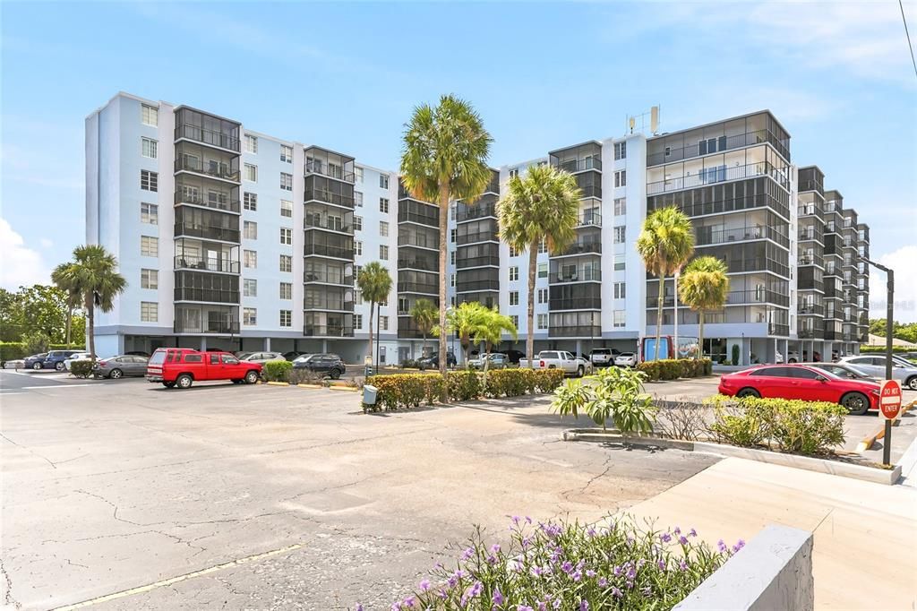 For Sale: $134,000 (2 beds, 2 baths, 940 Square Feet)