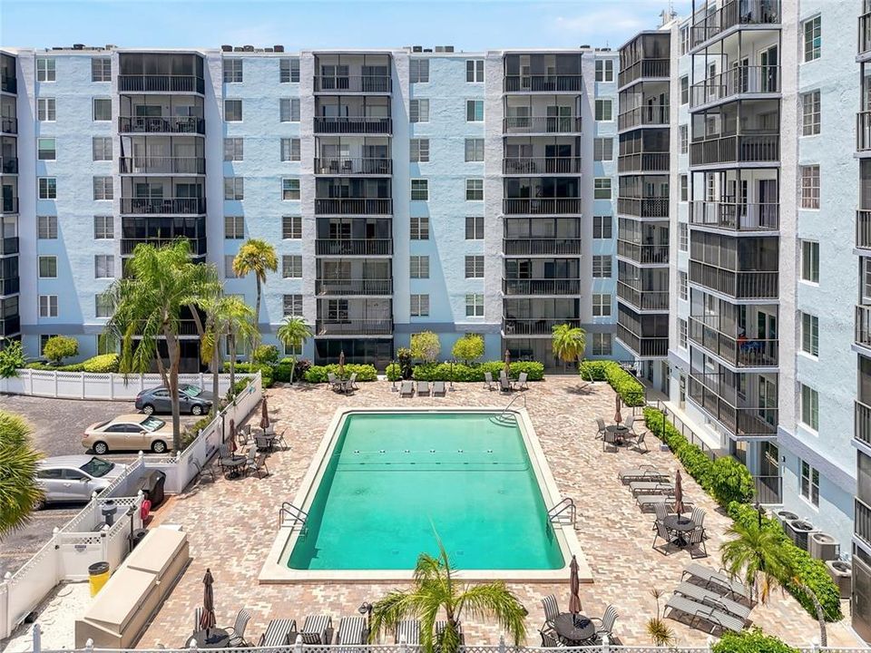For Sale: $134,000 (2 beds, 2 baths, 940 Square Feet)