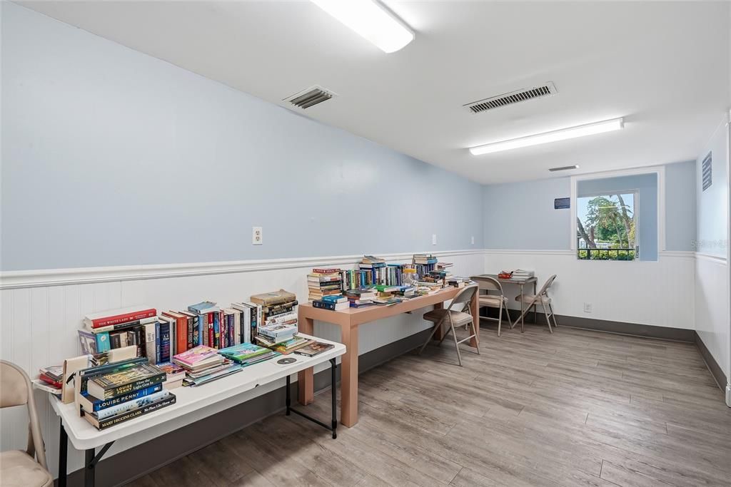 For Sale: $134,000 (2 beds, 2 baths, 940 Square Feet)