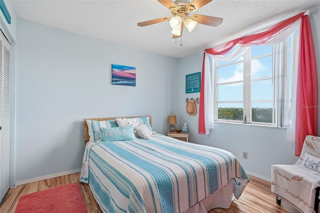 For Sale: $134,000 (2 beds, 2 baths, 940 Square Feet)