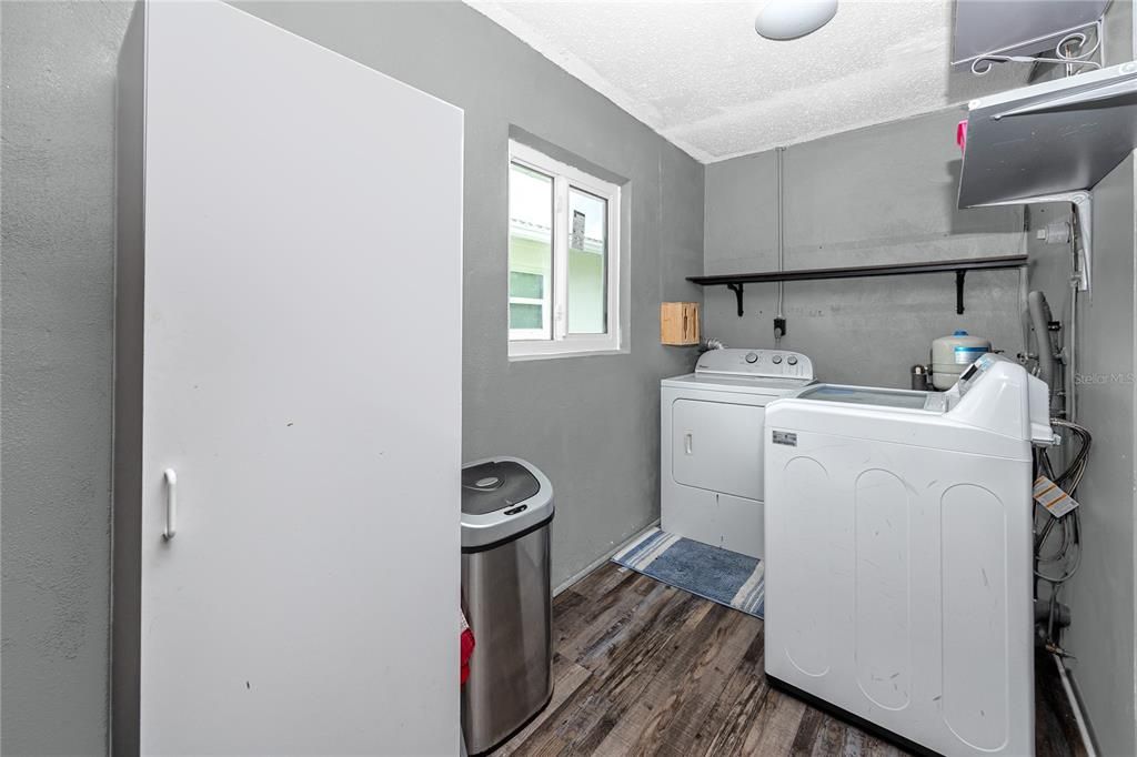 En Venta: $369,999 (2 camas, 2 baños, 1649 Pies cuadrados)