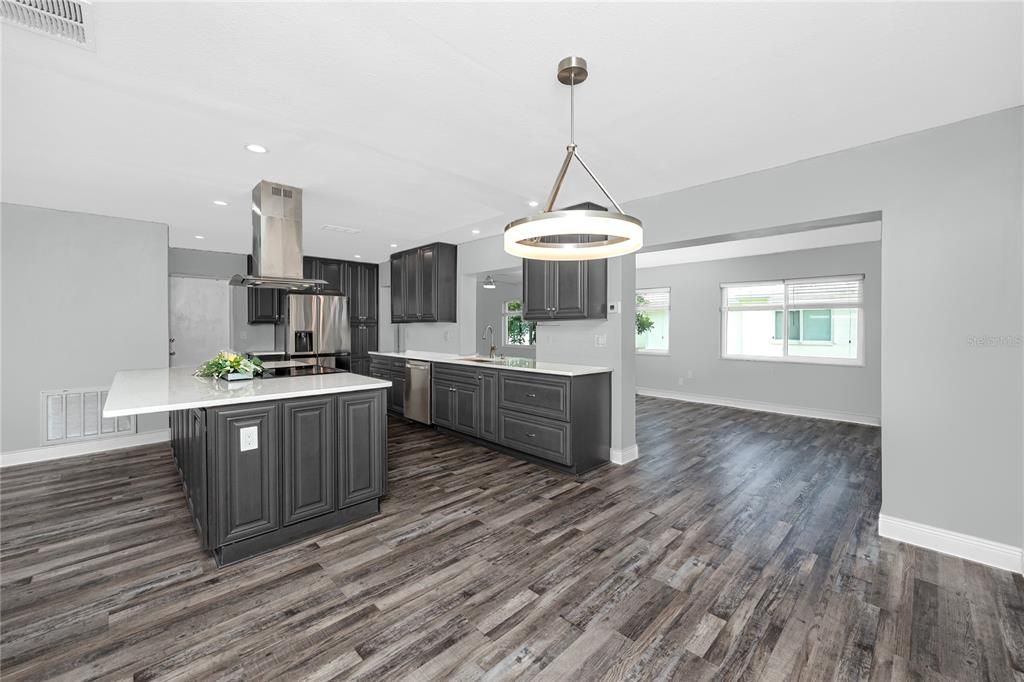 En Venta: $369,999 (2 camas, 2 baños, 1649 Pies cuadrados)