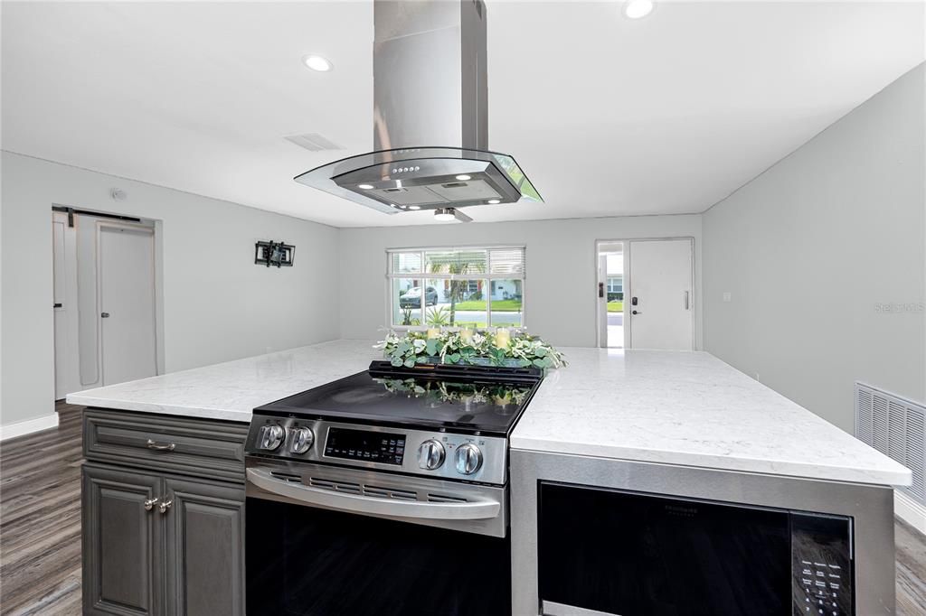 En Venta: $369,999 (2 camas, 2 baños, 1649 Pies cuadrados)