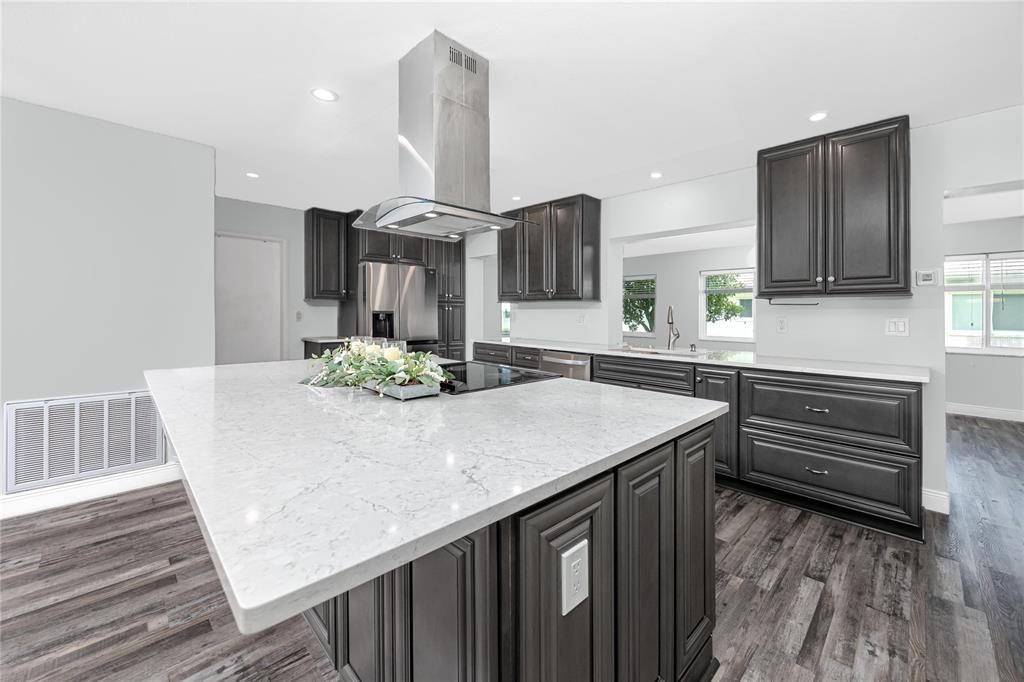 En Venta: $369,999 (2 camas, 2 baños, 1649 Pies cuadrados)