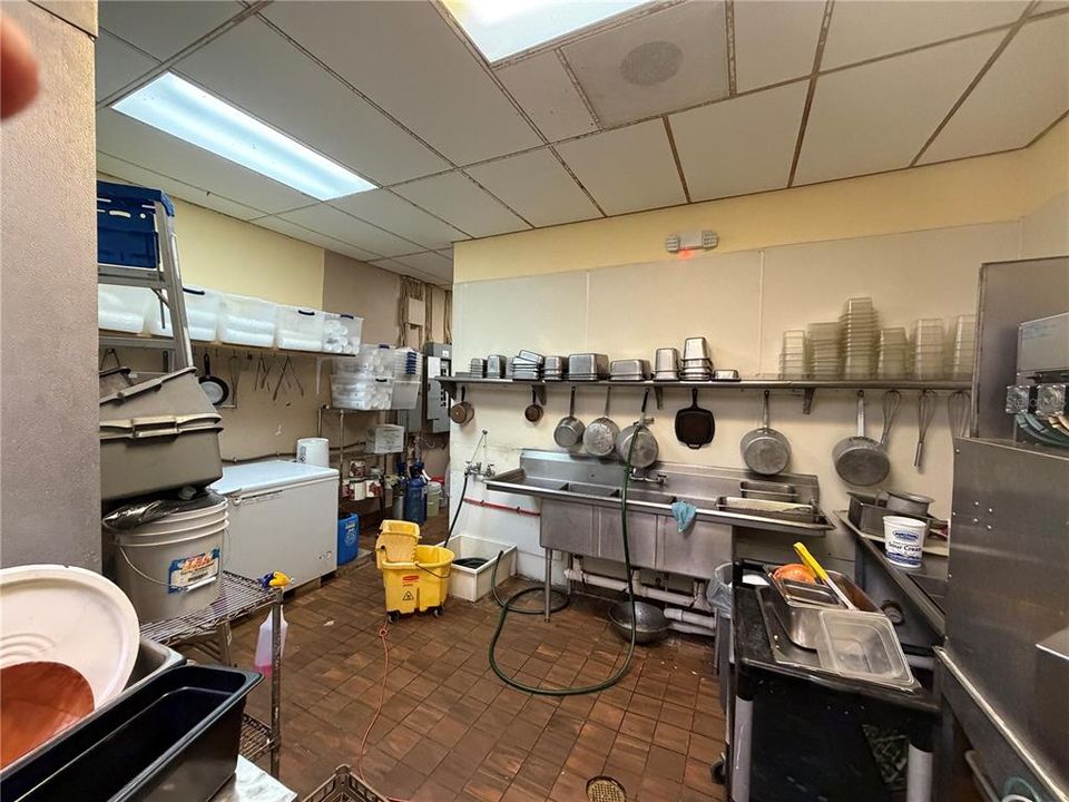 For Sale: $1,100,000 (0 beds, 0 baths, 2922 Square Feet)