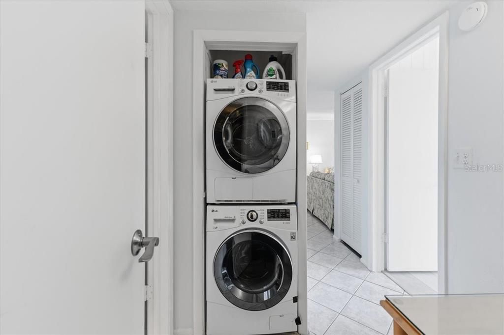 For Sale: $120,000 (1 beds, 1 baths, 780 Square Feet)