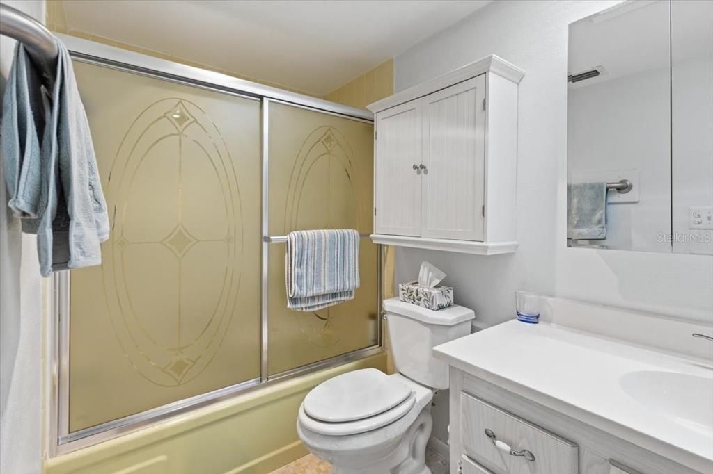 For Sale: $120,000 (1 beds, 1 baths, 780 Square Feet)