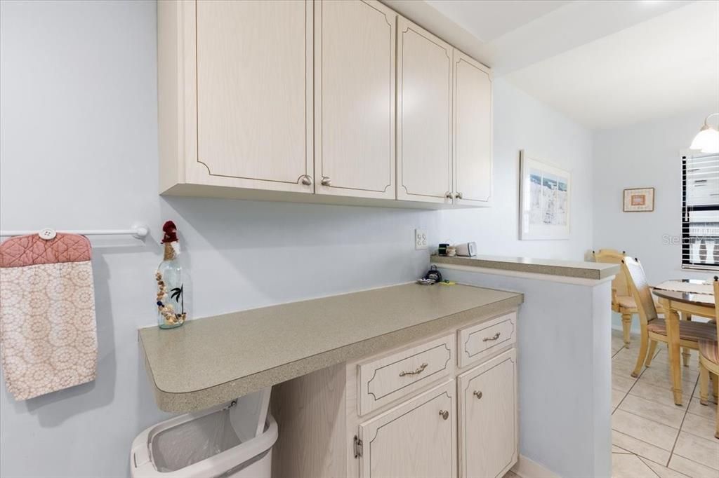 For Sale: $120,000 (1 beds, 1 baths, 780 Square Feet)
