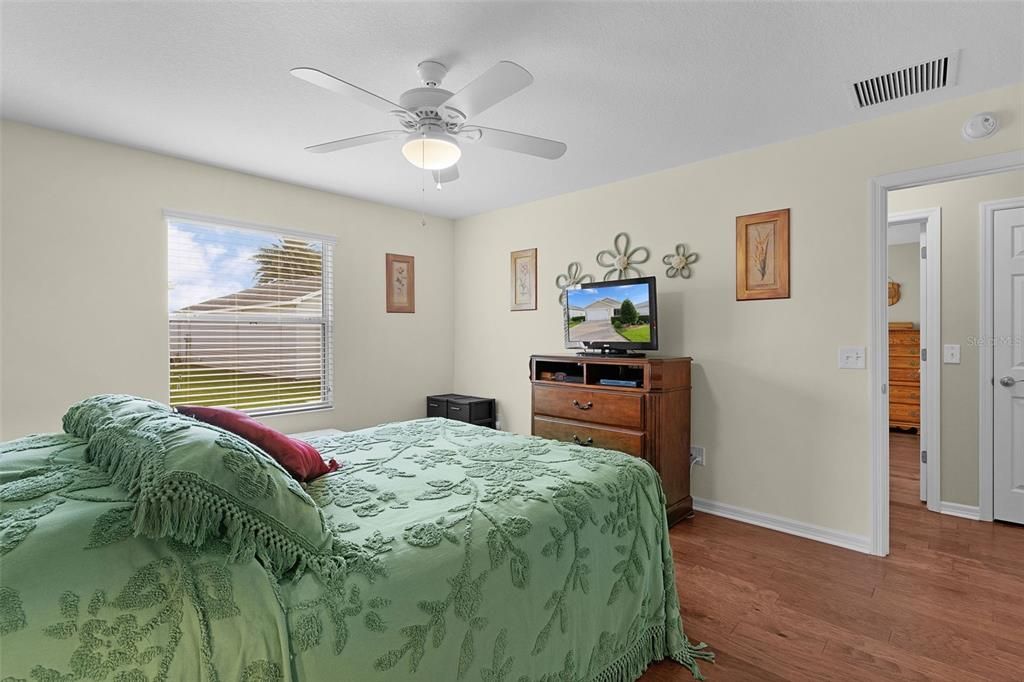 For Sale: $306,900 (2 beds, 2 baths, 1188 Square Feet)