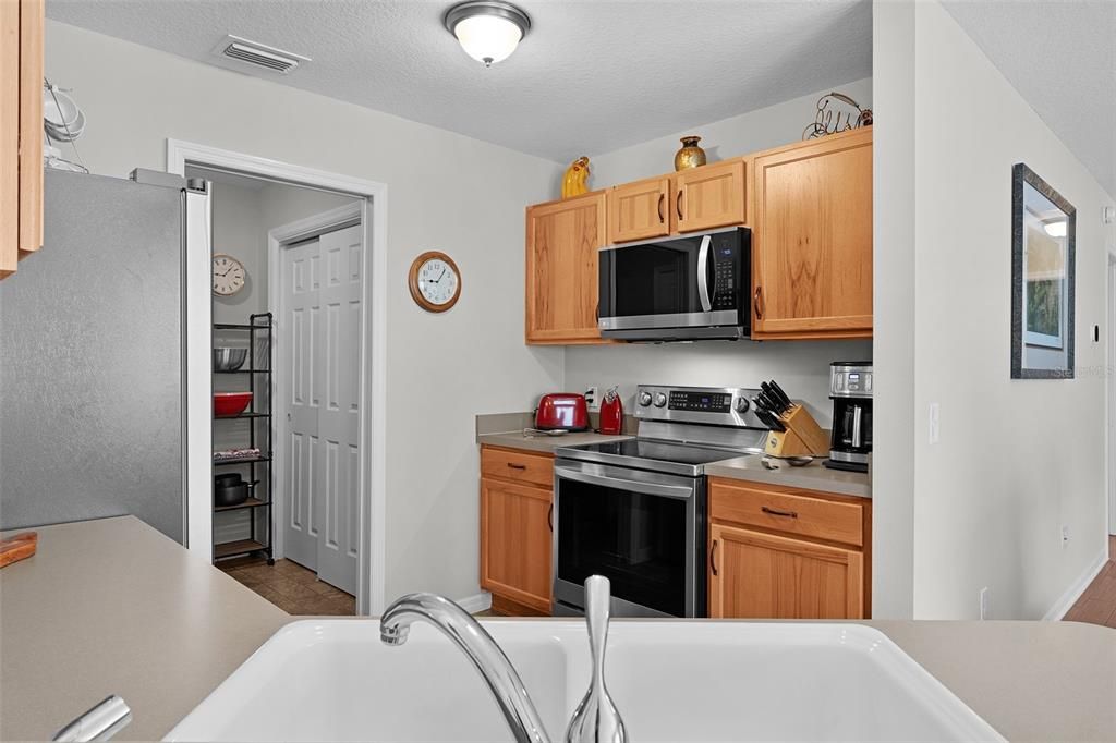 For Sale: $306,900 (2 beds, 2 baths, 1188 Square Feet)