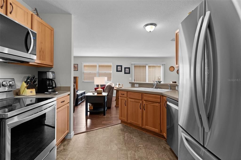 For Sale: $306,900 (2 beds, 2 baths, 1188 Square Feet)