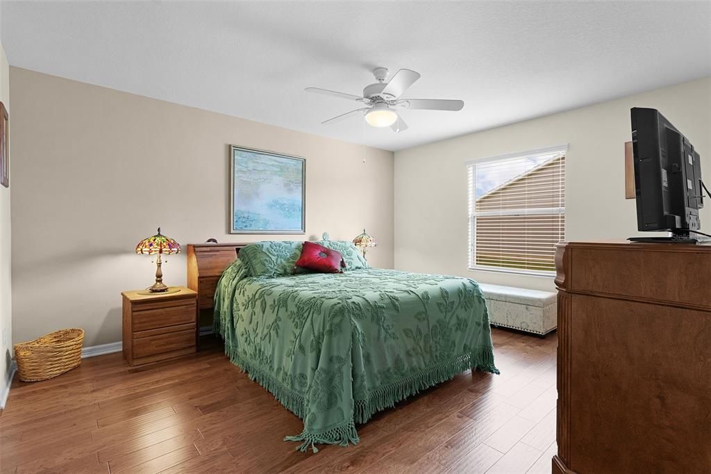 For Sale: $306,900 (2 beds, 2 baths, 1188 Square Feet)