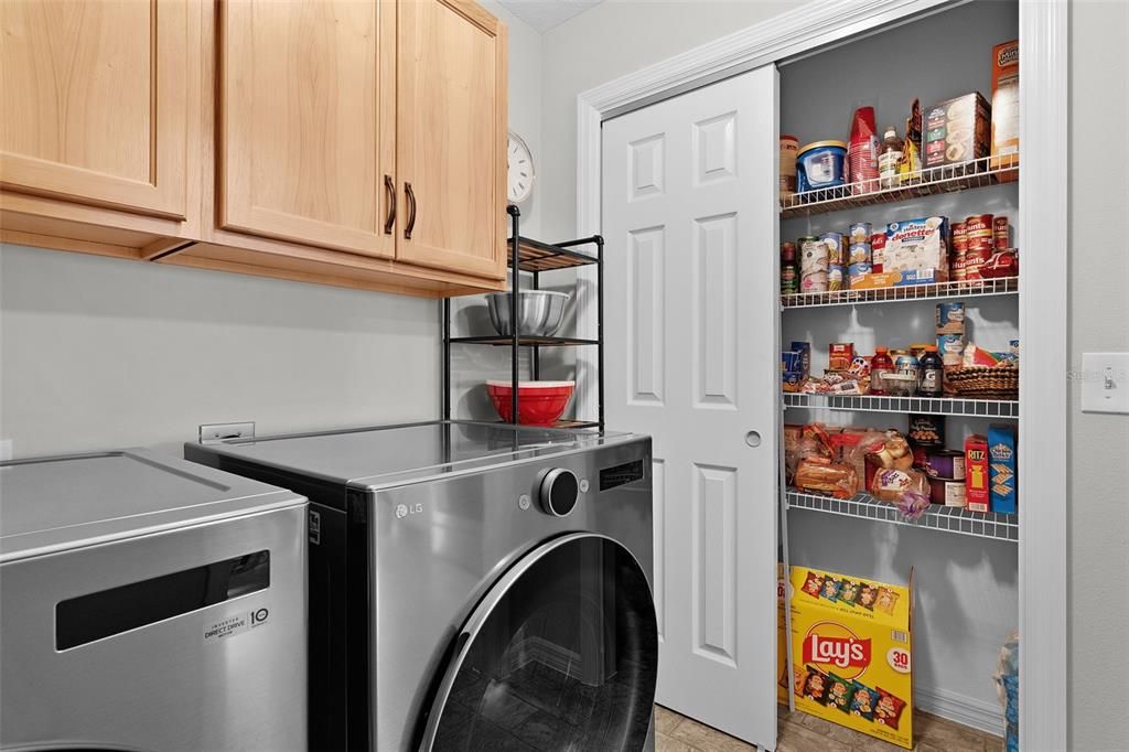 For Sale: $306,900 (2 beds, 2 baths, 1188 Square Feet)