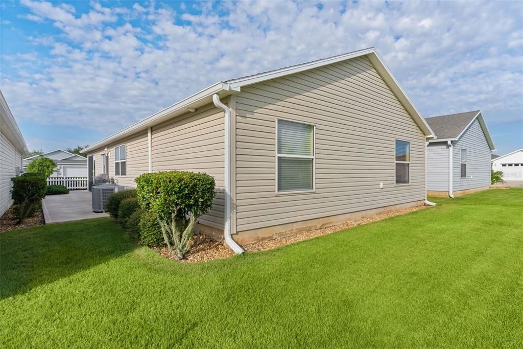 For Sale: $306,900 (2 beds, 2 baths, 1188 Square Feet)