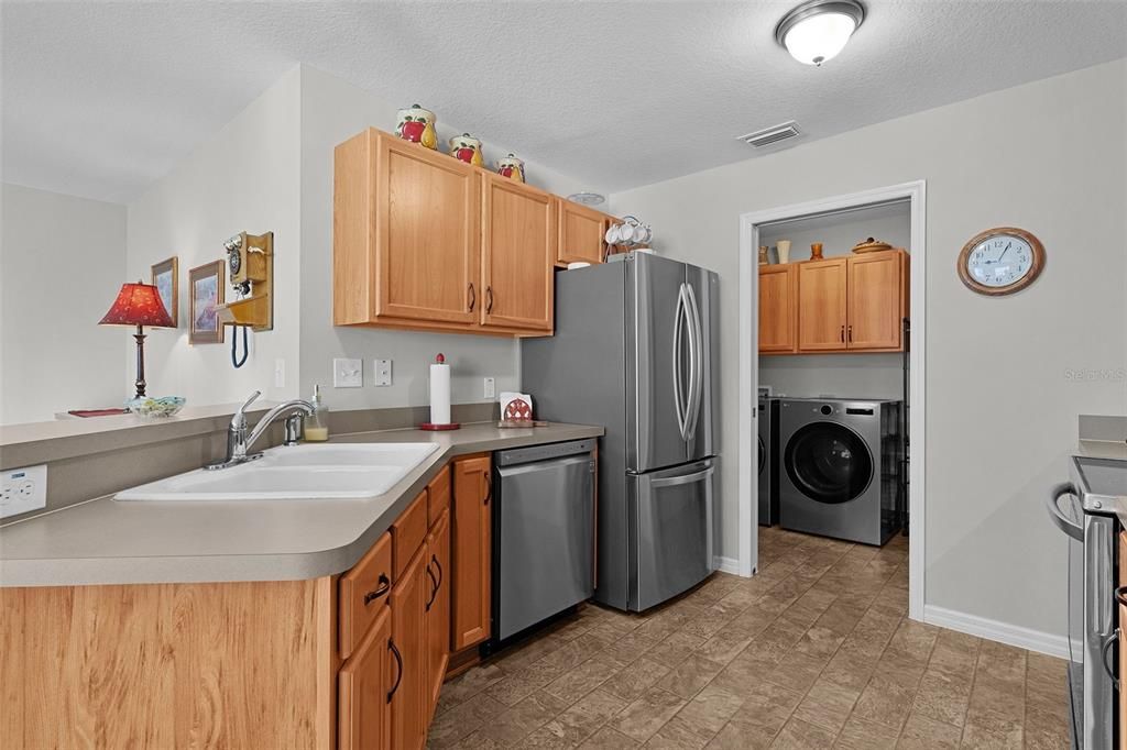 For Sale: $306,900 (2 beds, 2 baths, 1188 Square Feet)