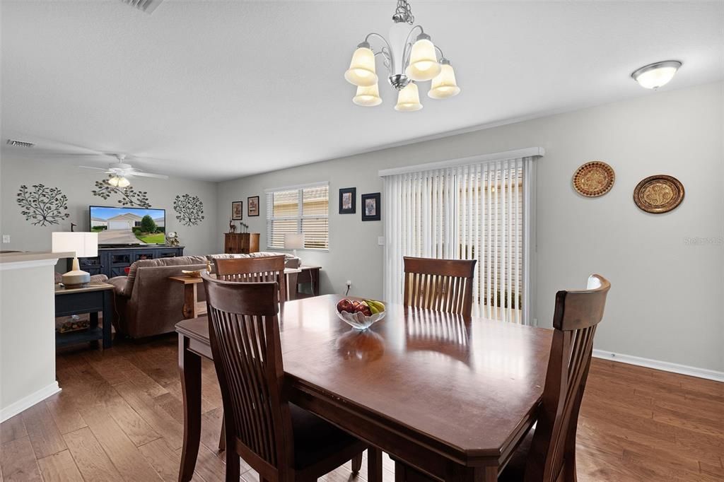 For Sale: $306,900 (2 beds, 2 baths, 1188 Square Feet)