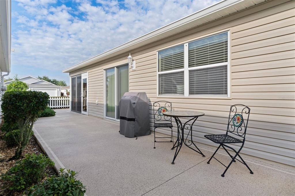 For Sale: $306,900 (2 beds, 2 baths, 1188 Square Feet)