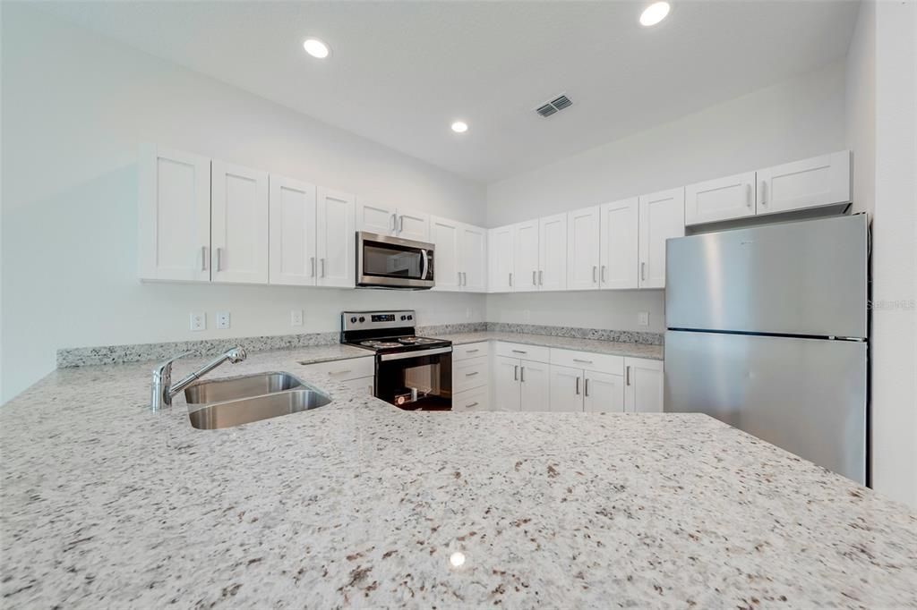 For Rent: $1,800 (3 beds, 2 baths, 1548 Square Feet)
