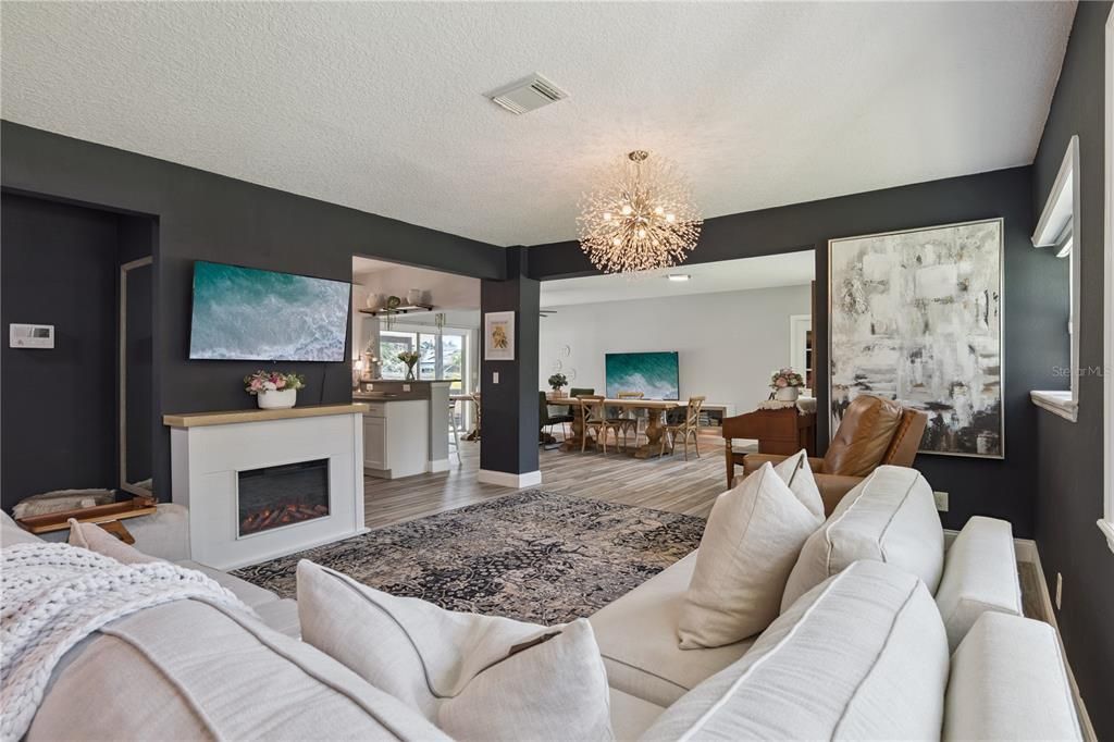 For Sale: $664,900 (4 beds, 2 baths, 1877 Square Feet)