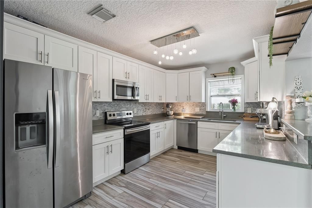 For Sale: $664,900 (4 beds, 2 baths, 1877 Square Feet)