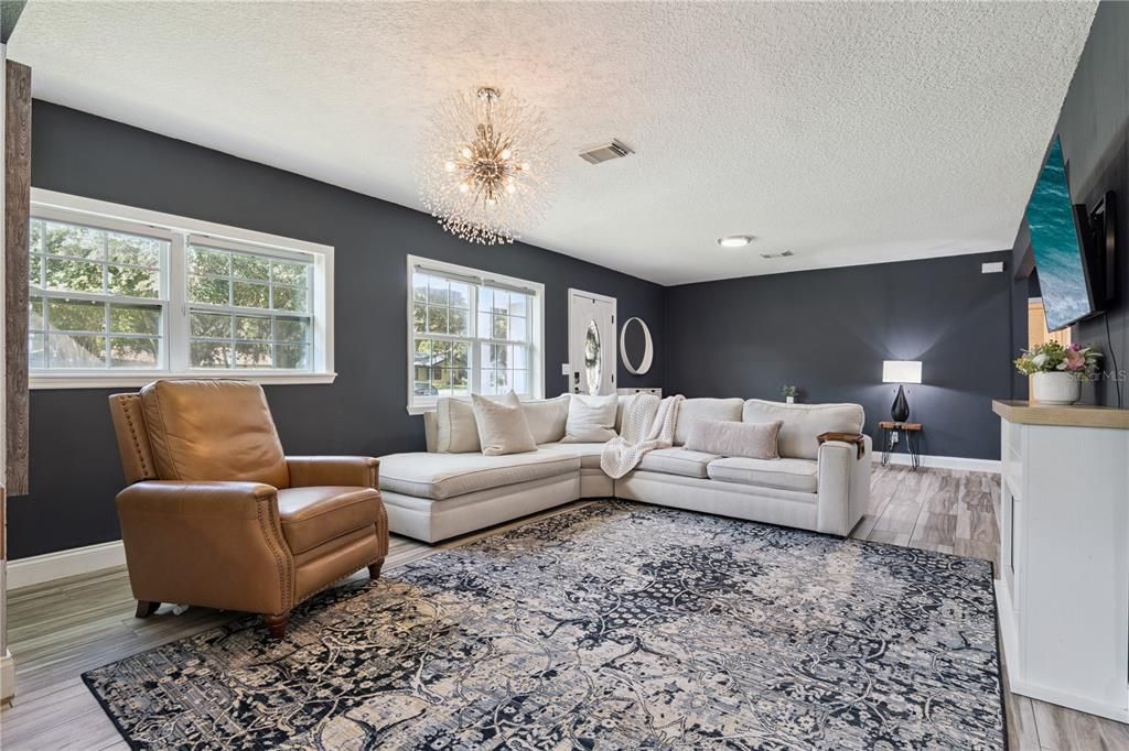 For Sale: $664,900 (4 beds, 2 baths, 1877 Square Feet)