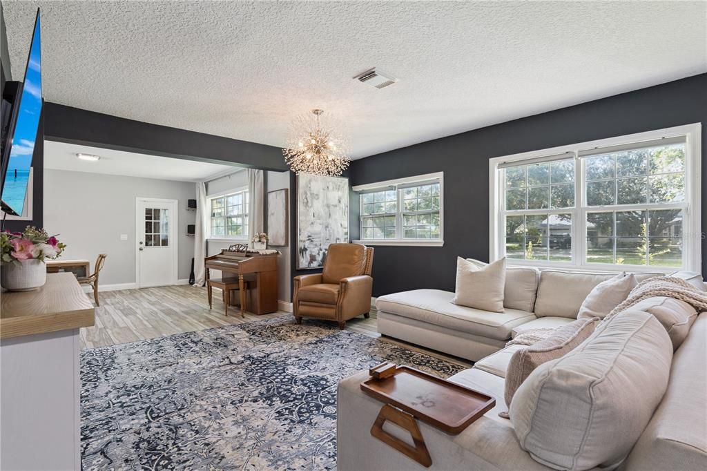 For Sale: $664,900 (4 beds, 2 baths, 1877 Square Feet)