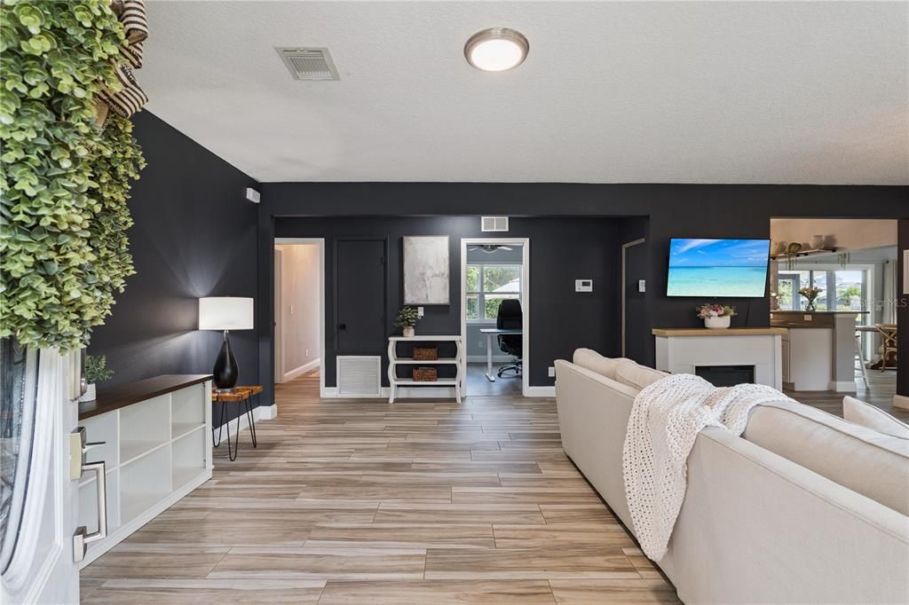 For Sale: $664,900 (4 beds, 2 baths, 1877 Square Feet)