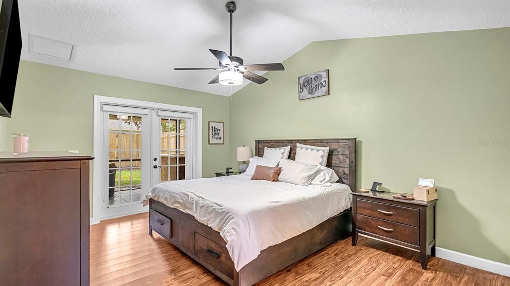For Sale: $485,000 (4 beds, 2 baths, 2102 Square Feet)