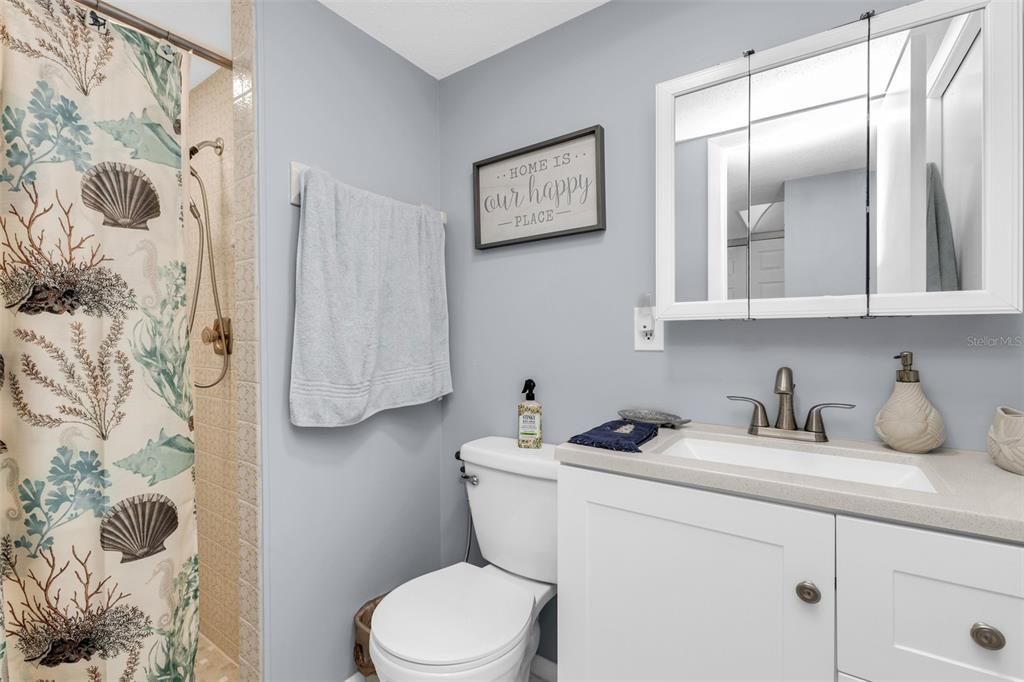 For Sale: $225,000 (2 beds, 2 baths, 966 Square Feet)