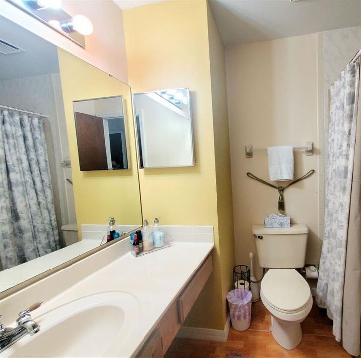 For Rent: $1,900 (2 beds, 2 baths, 1316 Square Feet)