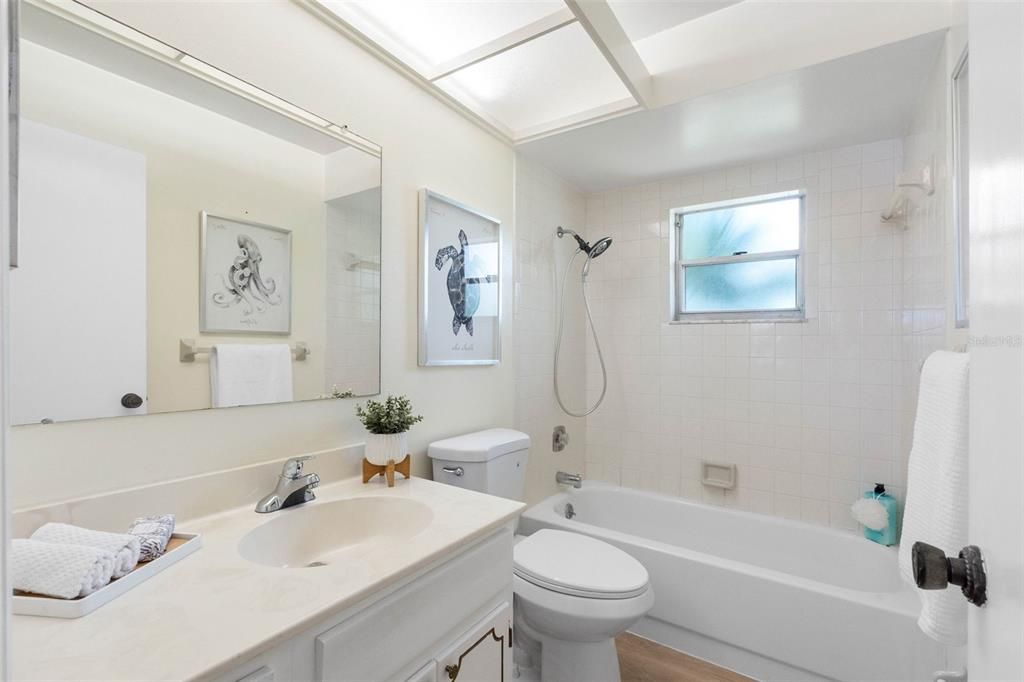 En Venta: $195,000 (2 camas, 2 baños, 960 Pies cuadrados)