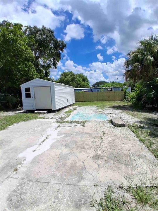 На продажу: $48,900 (0.08 acres)