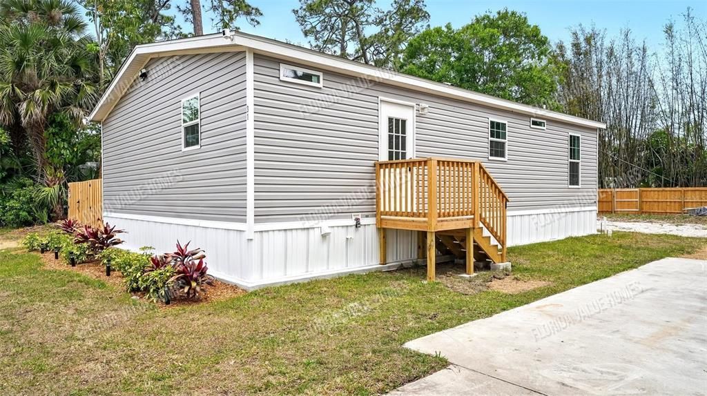 На продажу: $48,900 (0.08 acres)