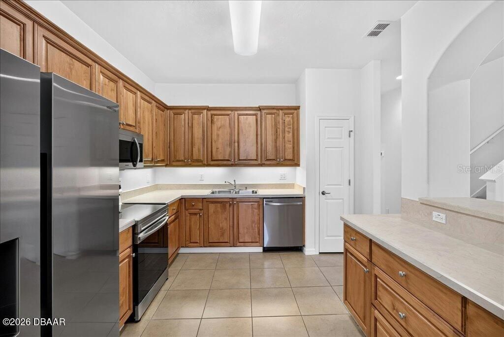 For Sale: $310,000 (3 beds, 2 baths, 1664 Square Feet)