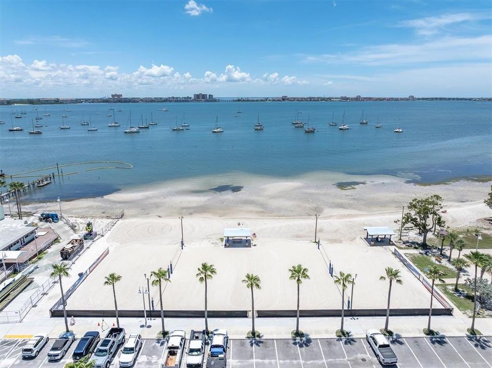 En Venta: $649,000 (2 camas, 2 baños, 2210 Pies cuadrados)