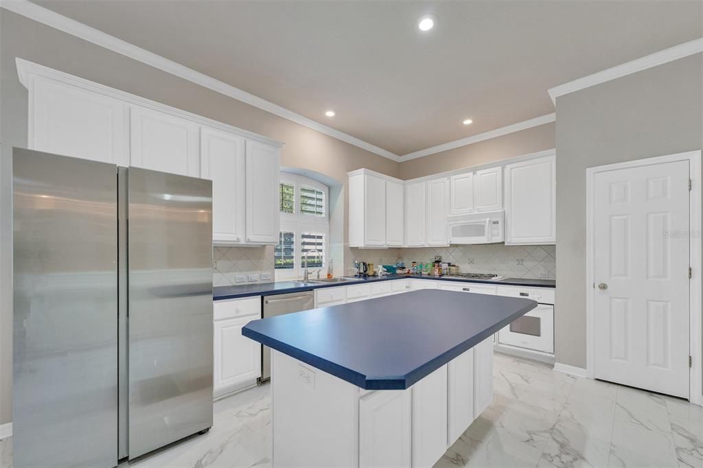 For Sale: $570,000 (4 beds, 3 baths, 3001 Square Feet)