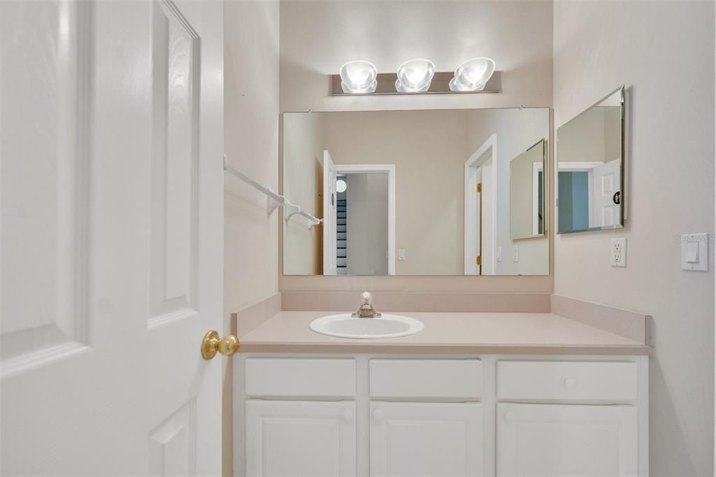 For Sale: $570,000 (4 beds, 3 baths, 3001 Square Feet)