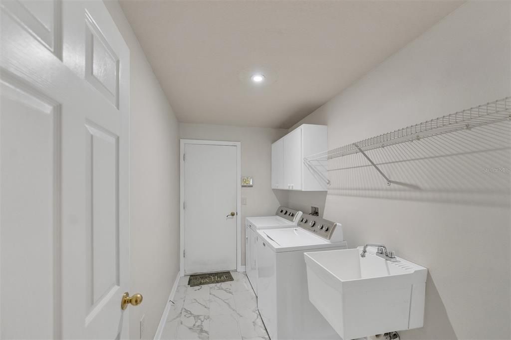 For Sale: $570,000 (4 beds, 3 baths, 3001 Square Feet)