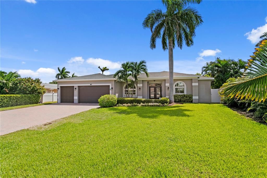Active With Contract: $1,449,000 (4 beds, 2 baths, 2647 Square Feet)