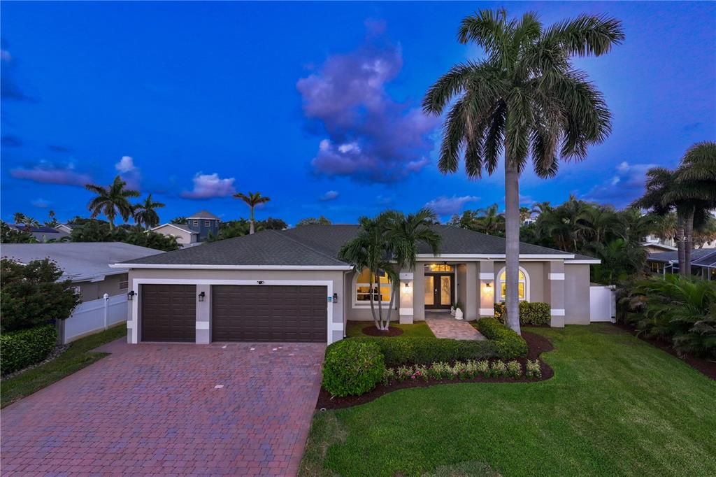 Active With Contract: $1,449,000 (4 beds, 2 baths, 2647 Square Feet)