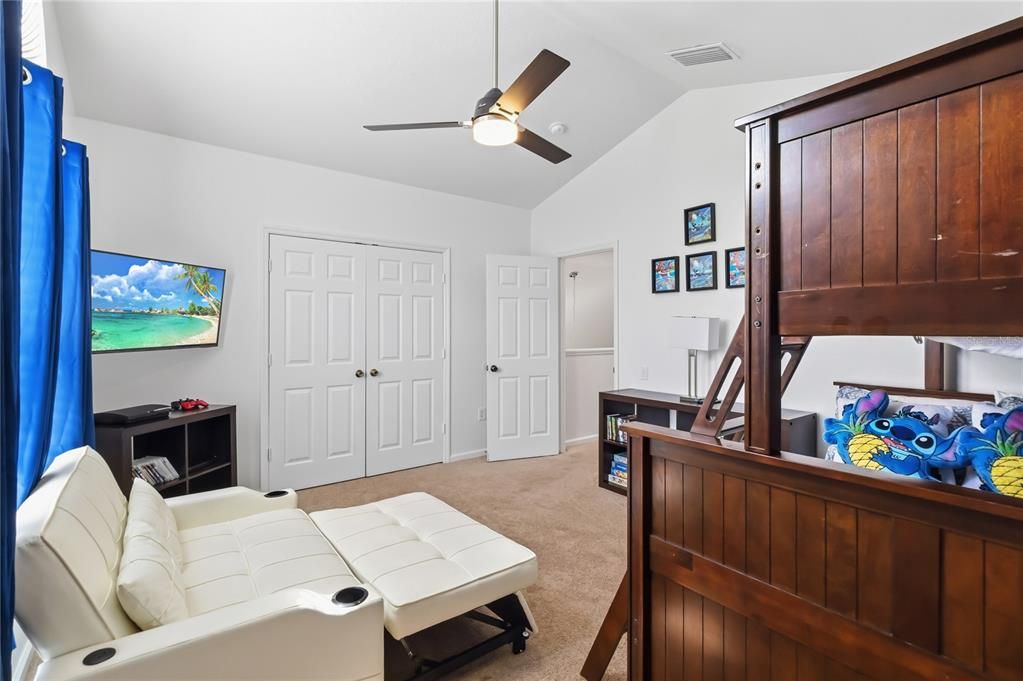 For Sale: $635,000 (6 beds, 3 baths, 2434 Square Feet)