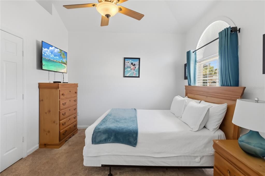 For Sale: $635,000 (6 beds, 3 baths, 2434 Square Feet)