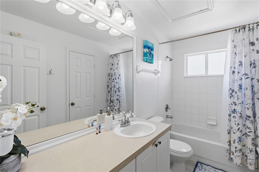 For Sale: $635,000 (6 beds, 3 baths, 2434 Square Feet)