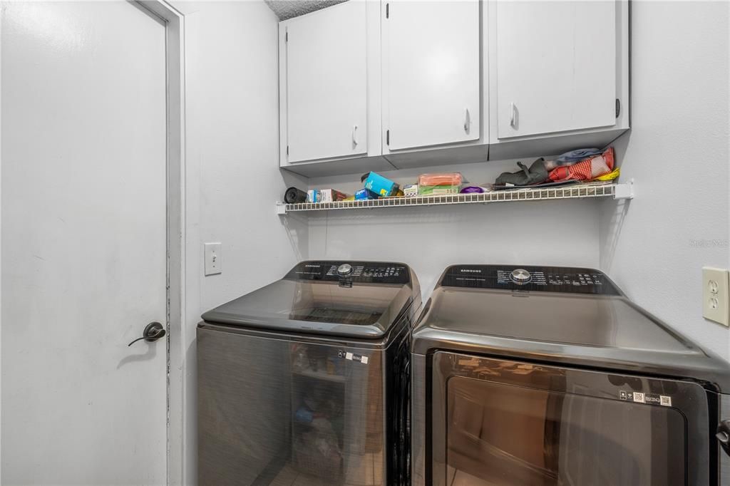 En Venta: $335,000 (4 camas, 2 baños, 1591 Pies cuadrados)
