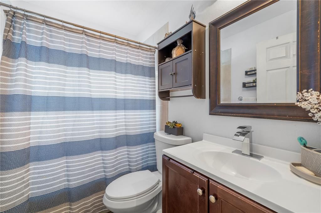 En Venta: $335,000 (4 camas, 2 baños, 1591 Pies cuadrados)