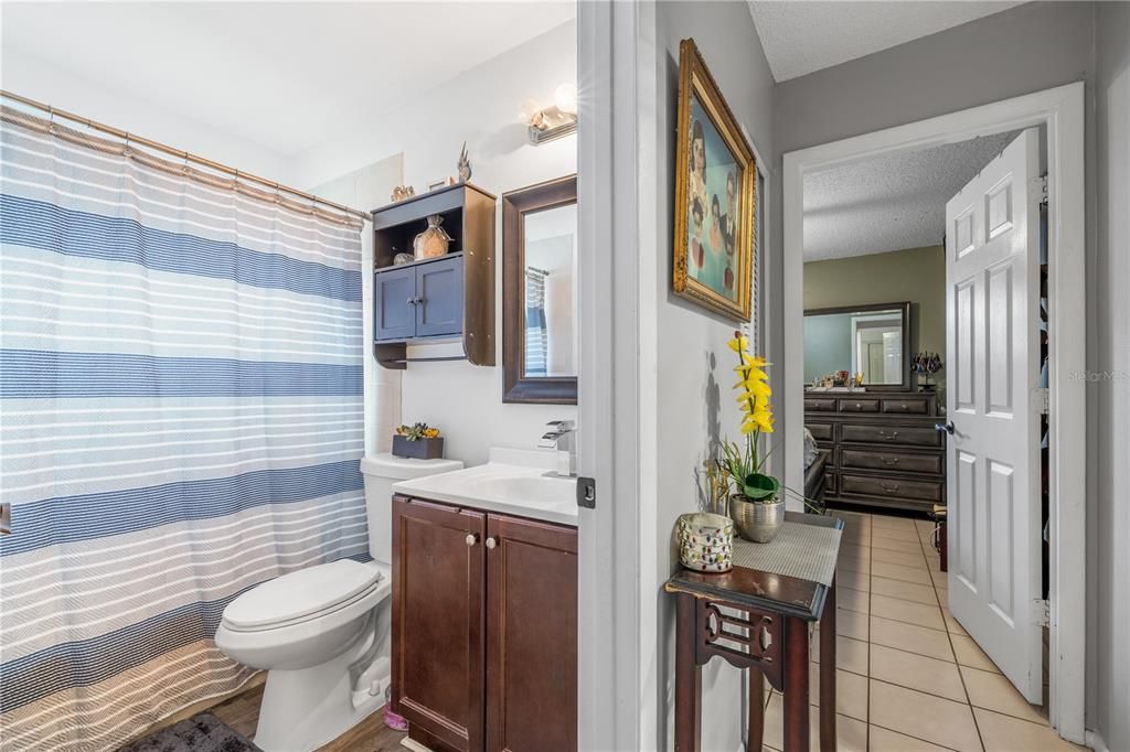 En Venta: $335,000 (4 camas, 2 baños, 1591 Pies cuadrados)