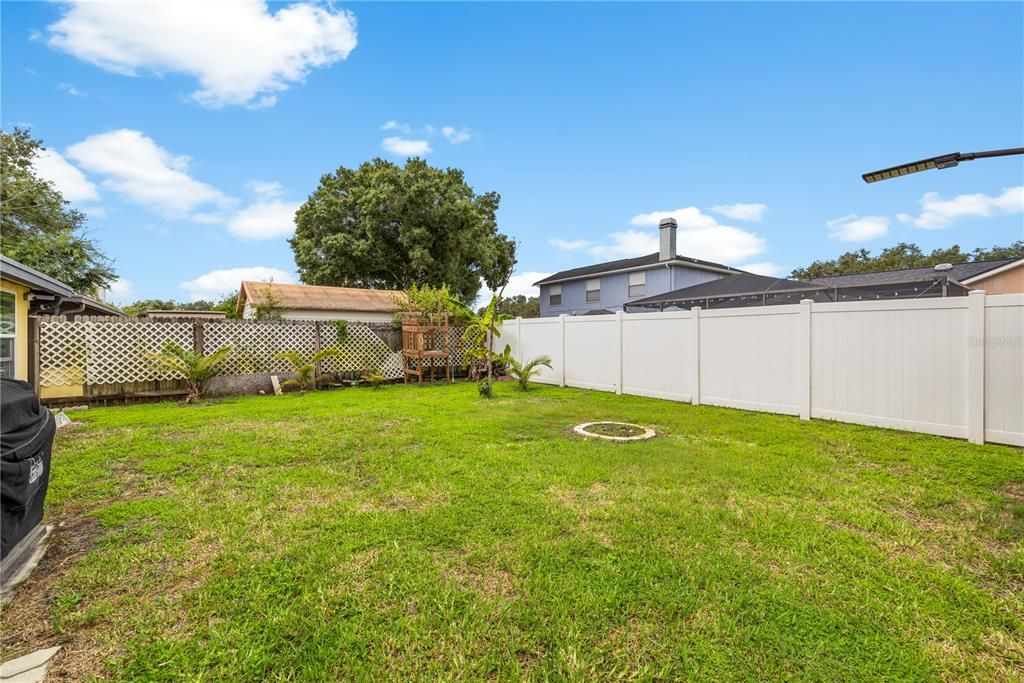 En Venta: $335,000 (4 camas, 2 baños, 1591 Pies cuadrados)